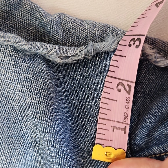 Time and Tru Embroidered Jean Shorts. Size 6 - Picture 10 of 10